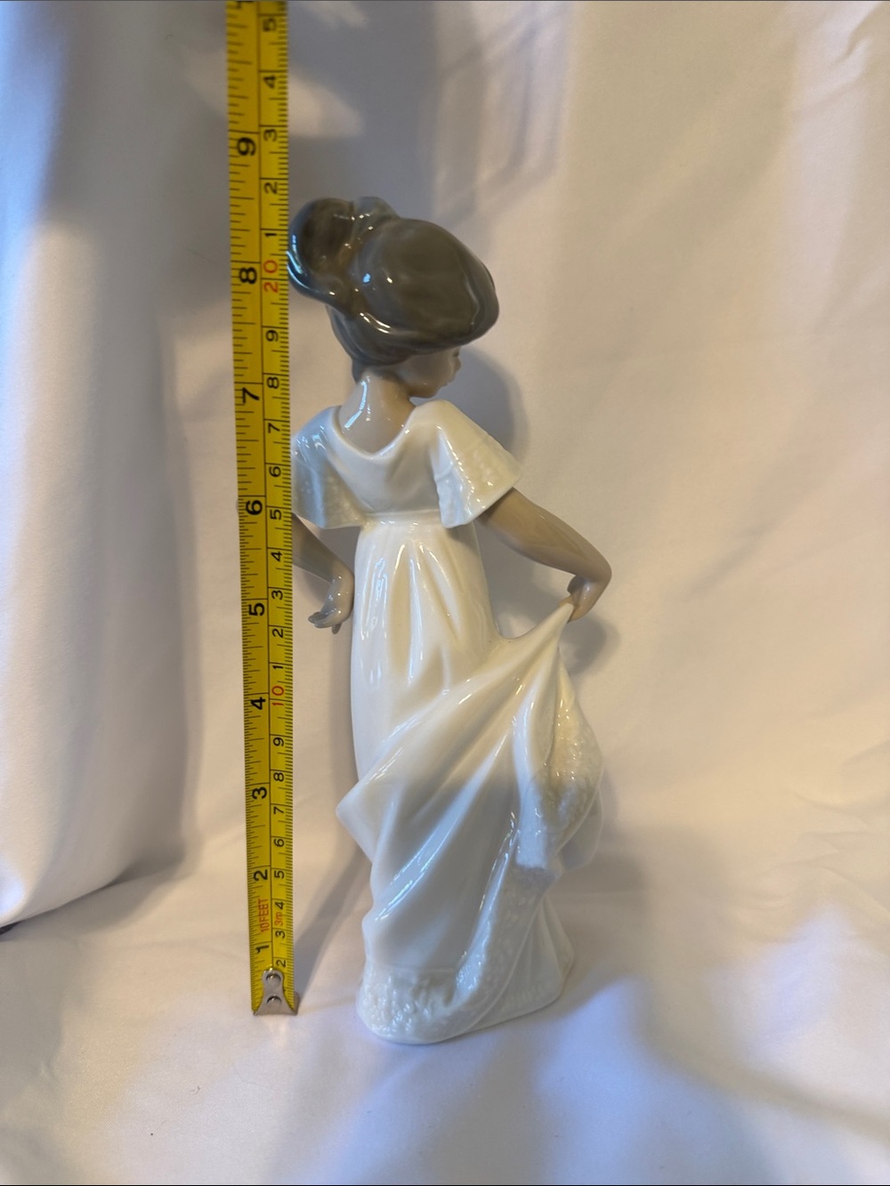 Lladro White Porcelain Figurine Base with Gold NAO Mark
